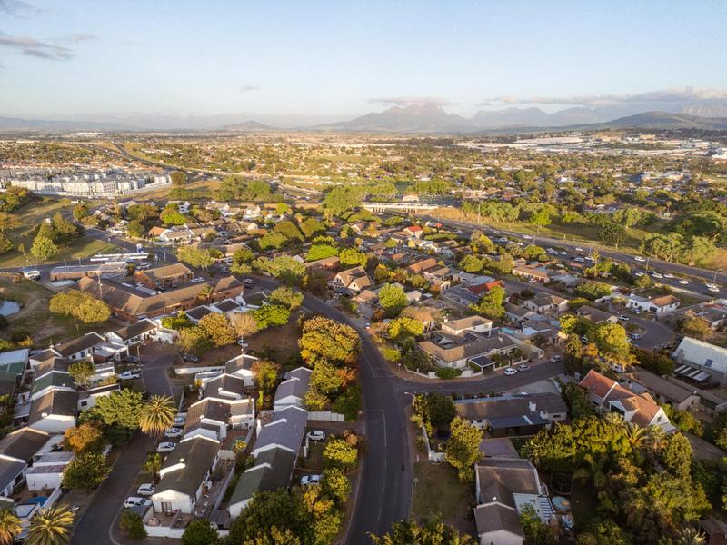 4 Bedroom Property for Sale in Vredekloof Western Cape